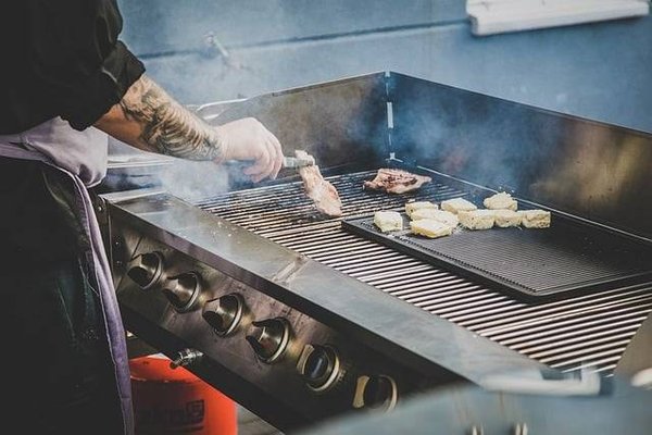 Les Secrets de la Plancha Inox: Découvrez les Saveurs du Pays Basque